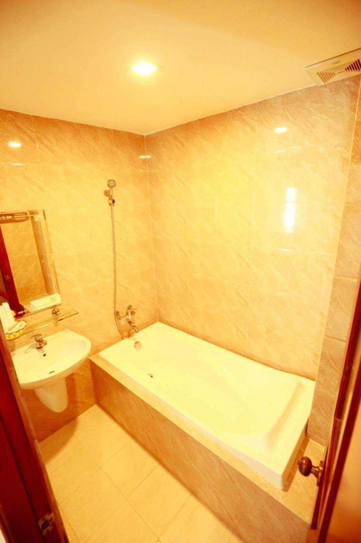 Xuan Hung Hotel Da Nang Exterior photo