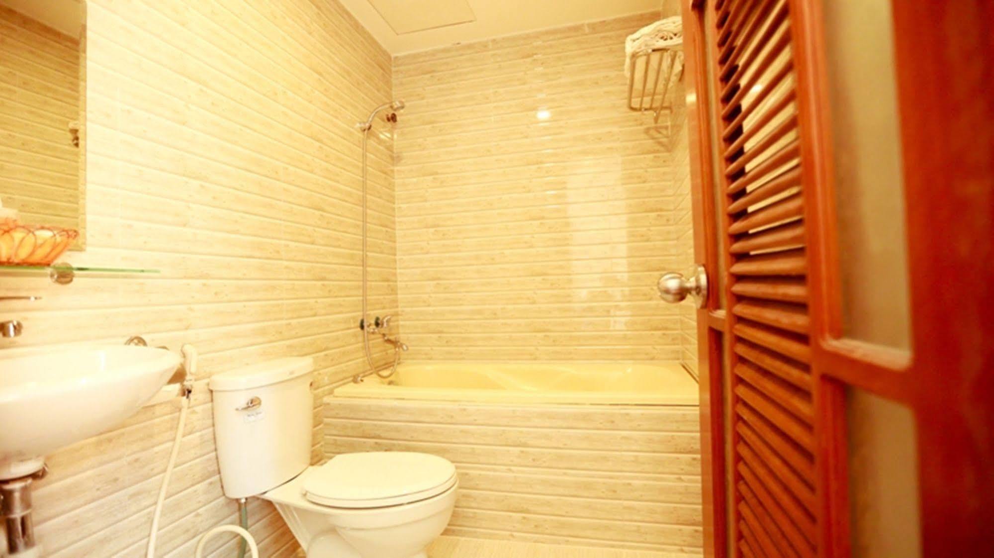 Xuan Hung Hotel Da Nang Exterior photo