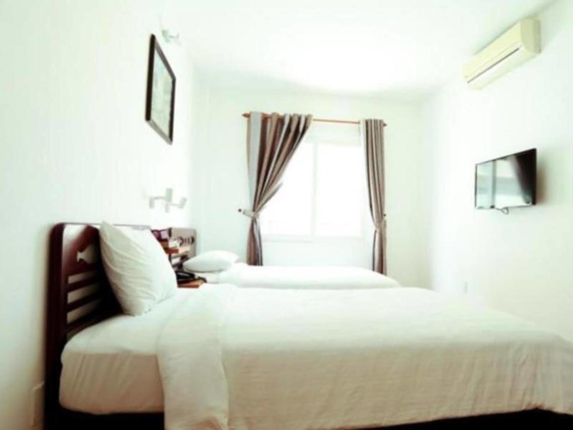 Xuan Hung Hotel Da Nang Exterior photo